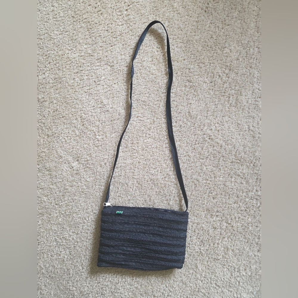Lot Of Continuous Zipper Crossbody Bags From Brazil